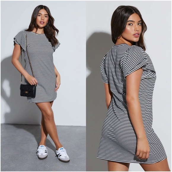 VICI Lupe Short Sleeve Striped Mini Dress - Picture 1 of 5